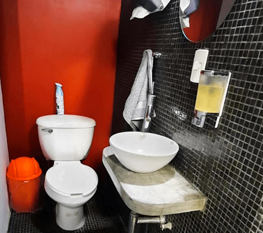 Habitaciones Privadas Con Bano Propio En Una Zona Segura Y Centrica De Guadalajara. Eksteriør bilde
